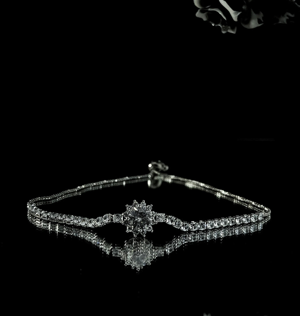 Celestia - Delicate Floral Solitaire Bracelet