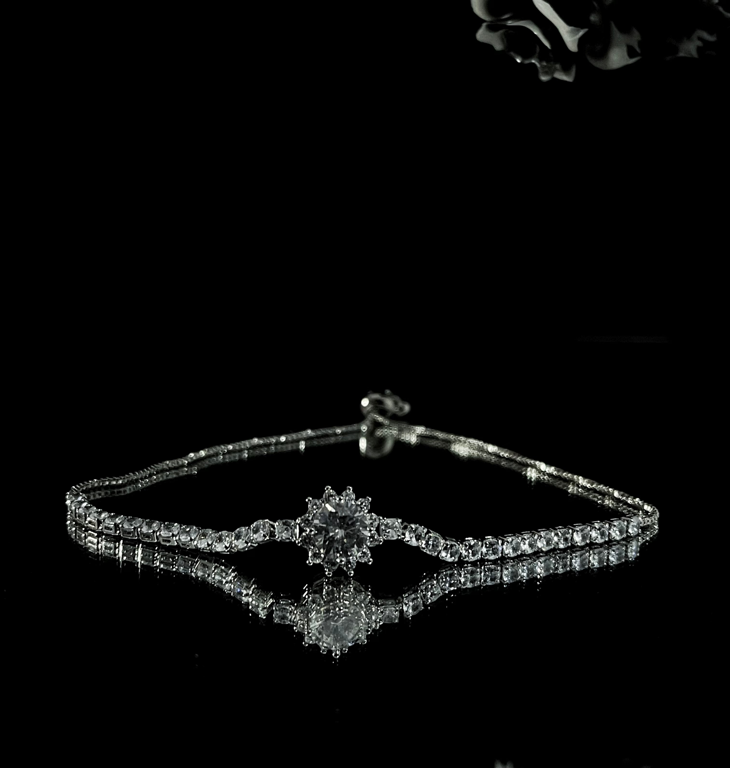Celestia - Delicate Floral Solitaire Bracelet