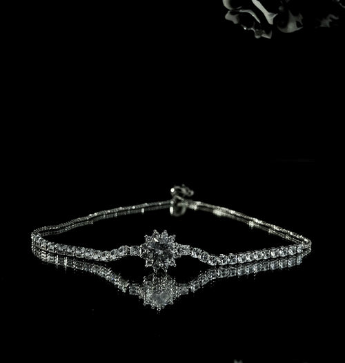 Celestia - Delicate Floral Solitaire Bracelet